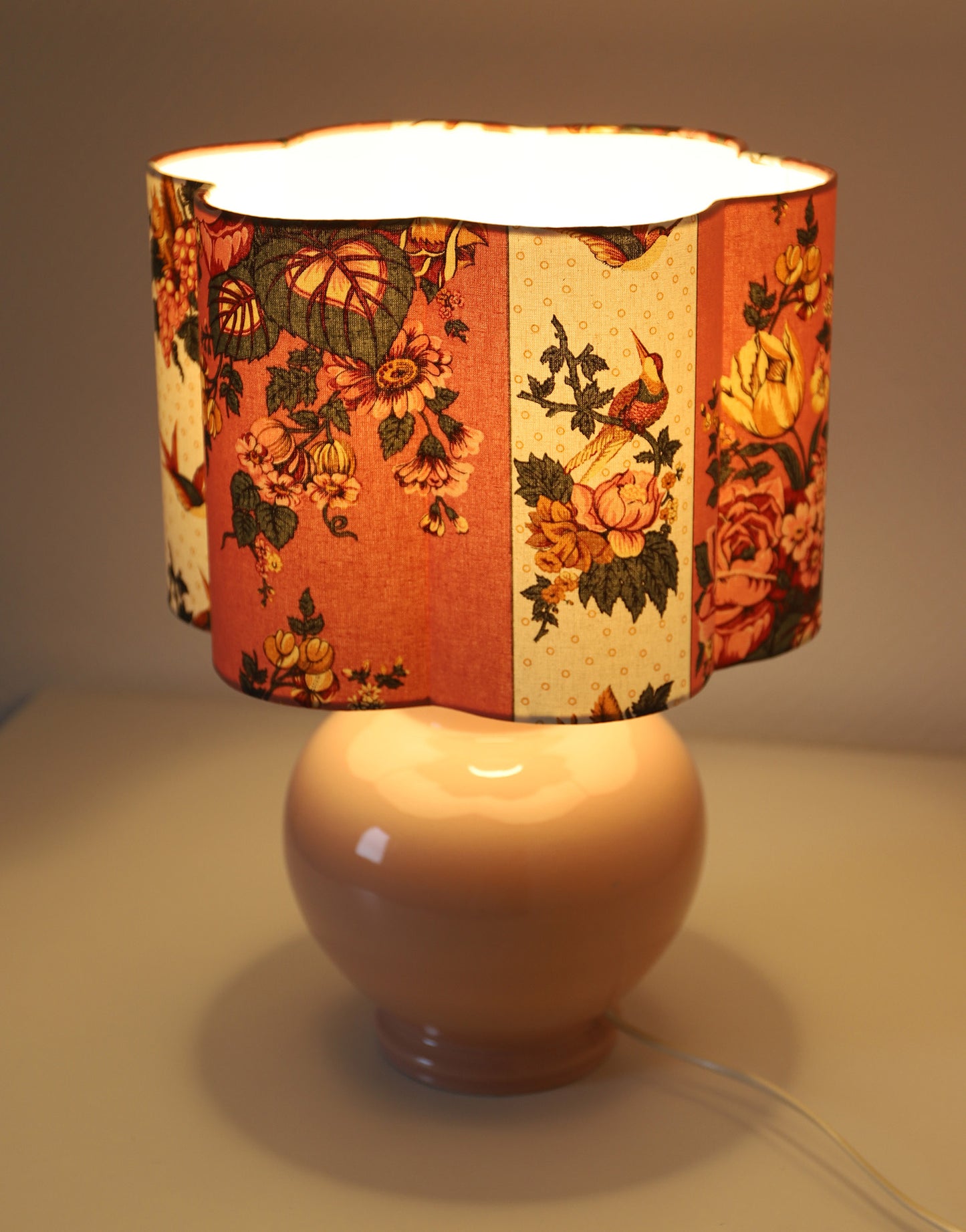 Lampe à poser vintage en céramique rose poudré – Édition unique