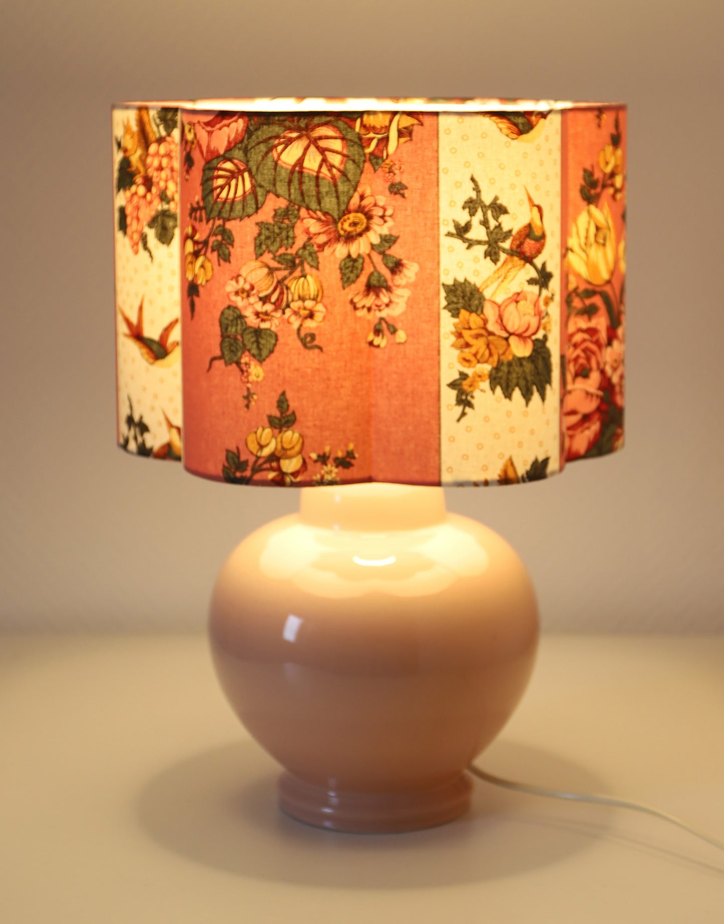 Lampe à poser vintage en céramique rose poudré – Édition unique