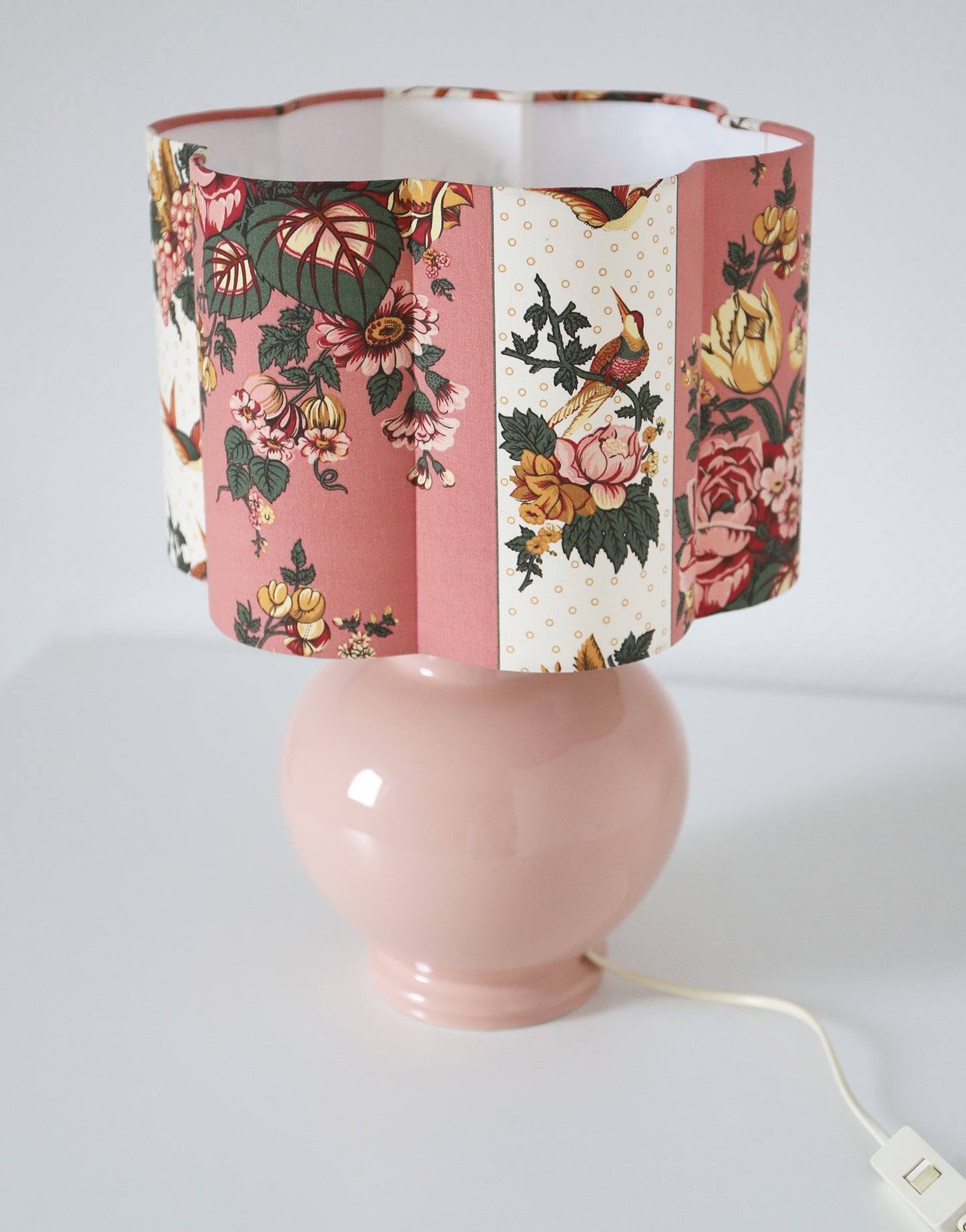 Lampe à poser vintage en céramique rose poudré – Édition unique