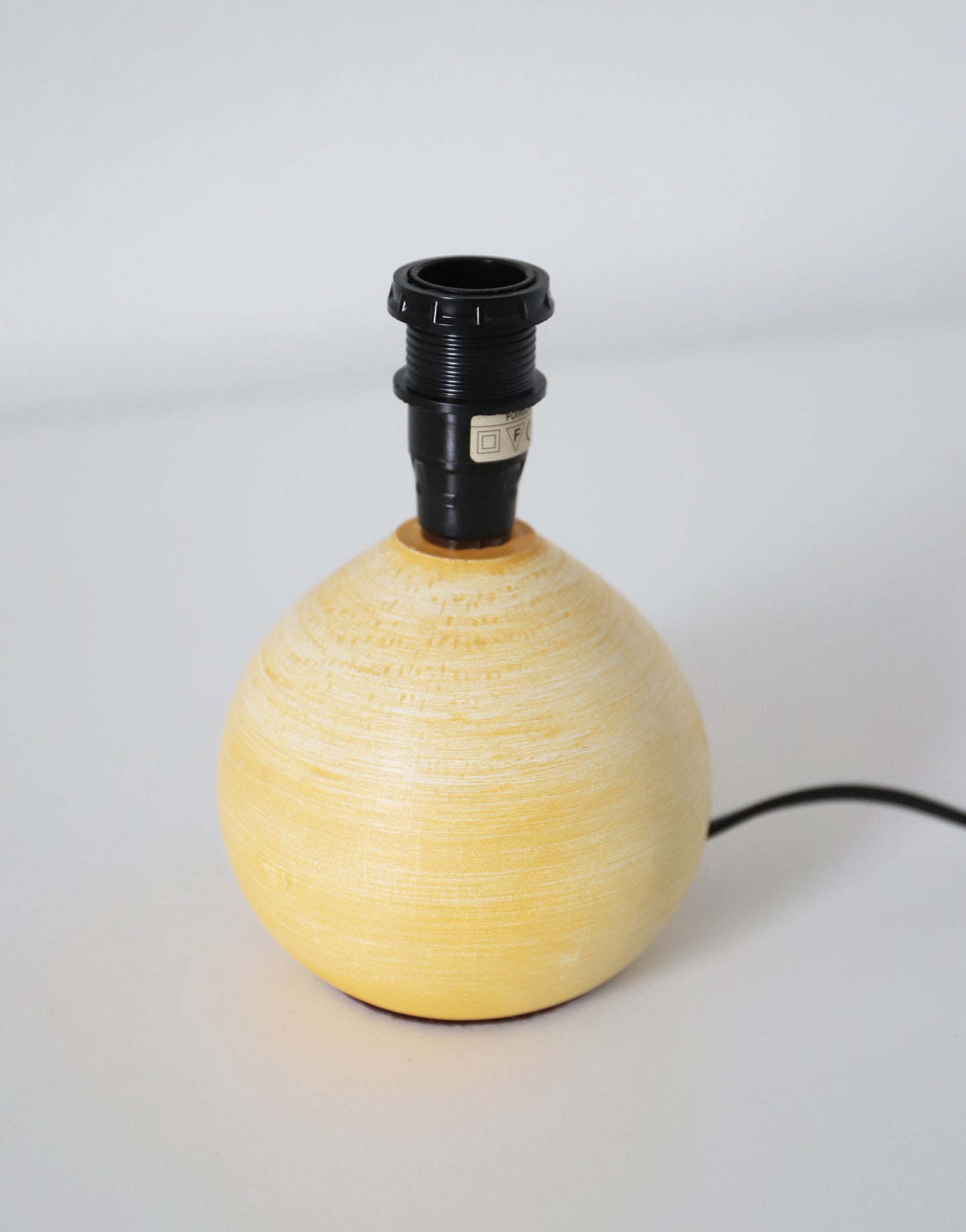 Lampe à poser vintage – Bois tourné et Vichy jaune