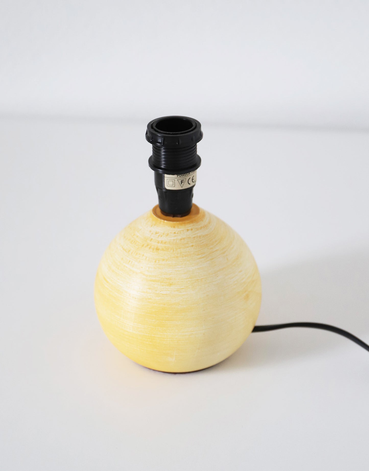 Lampe à poser vintage – Bois tourné et Vichy jaune