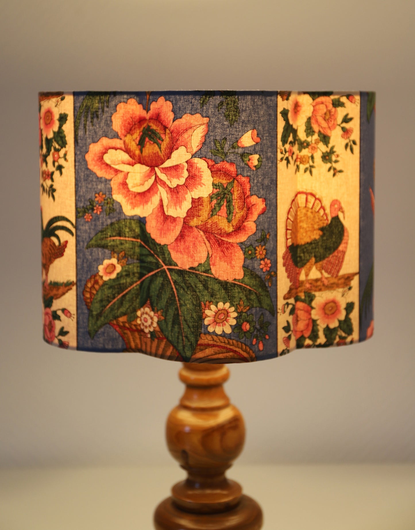 Lampe à poser artisanale « Jardin d'Antan » – Bois tourné vintage des années 70