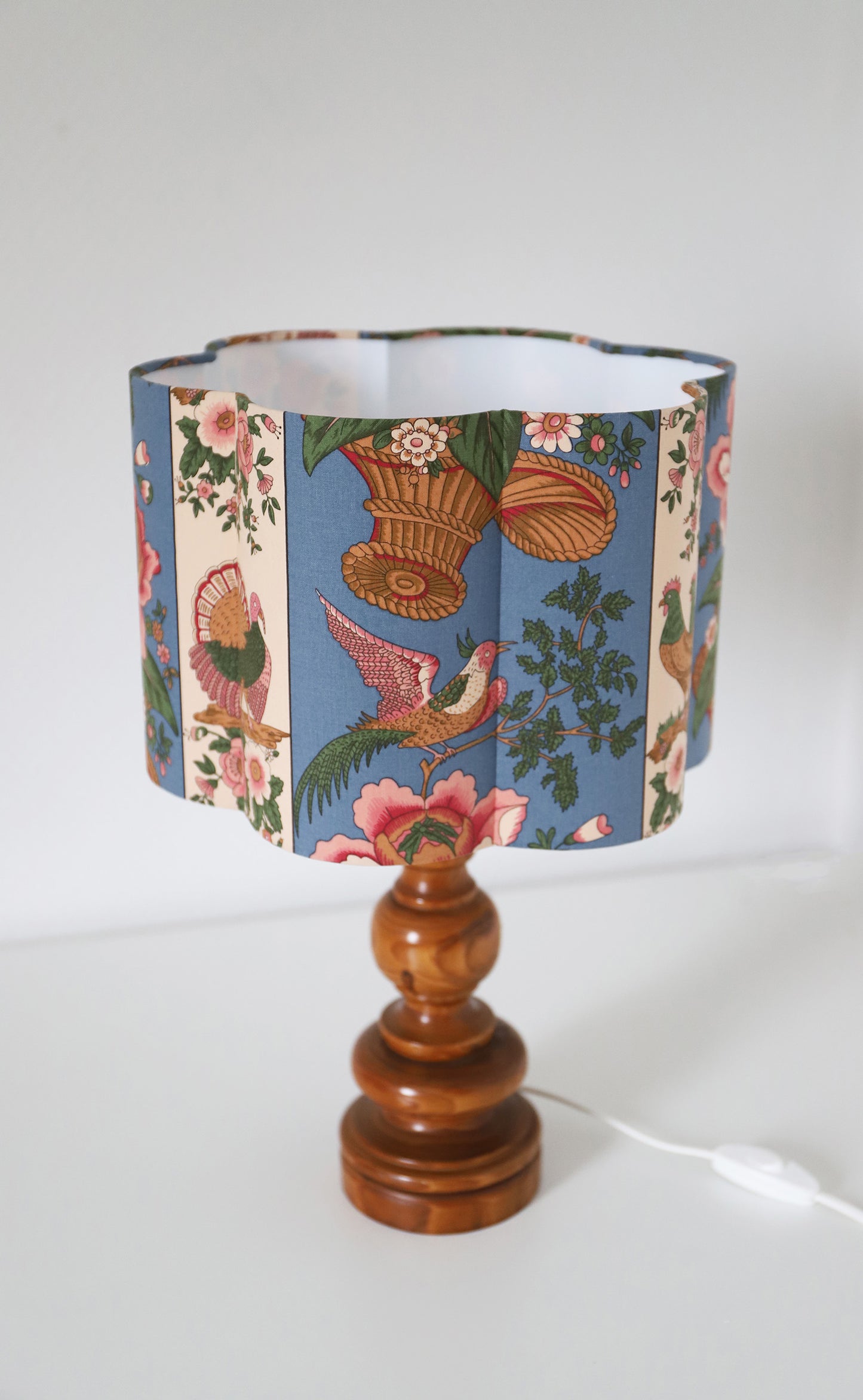 Lampe à poser artisanale « Jardin d'Antan » – Bois tourné vintage des années 70