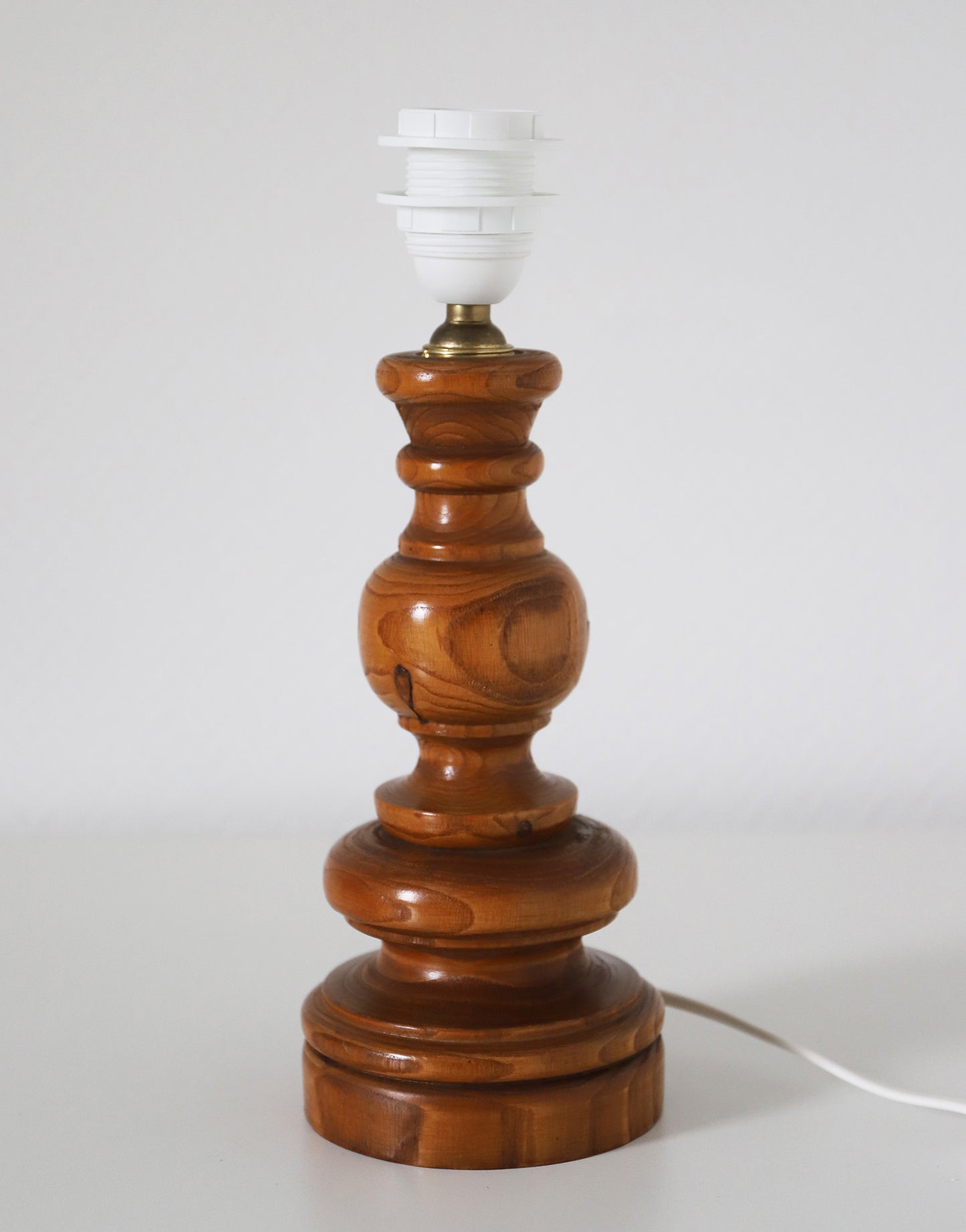 Lampe à poser artisanale « Jardin d'Antan » – Bois tourné vintage des années 70