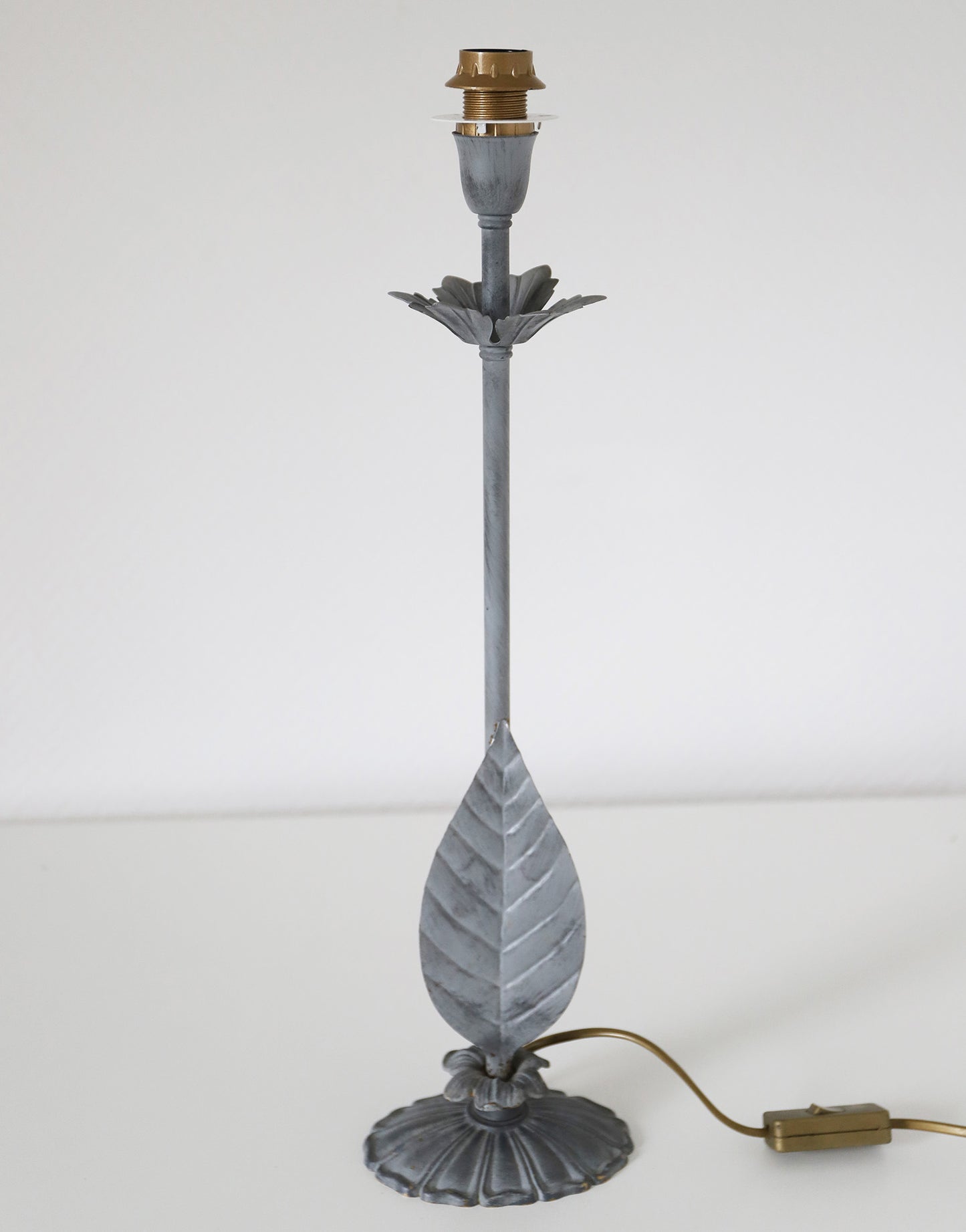 Lampe à poser – Pied vintage et Abat-jour Floral à Franges