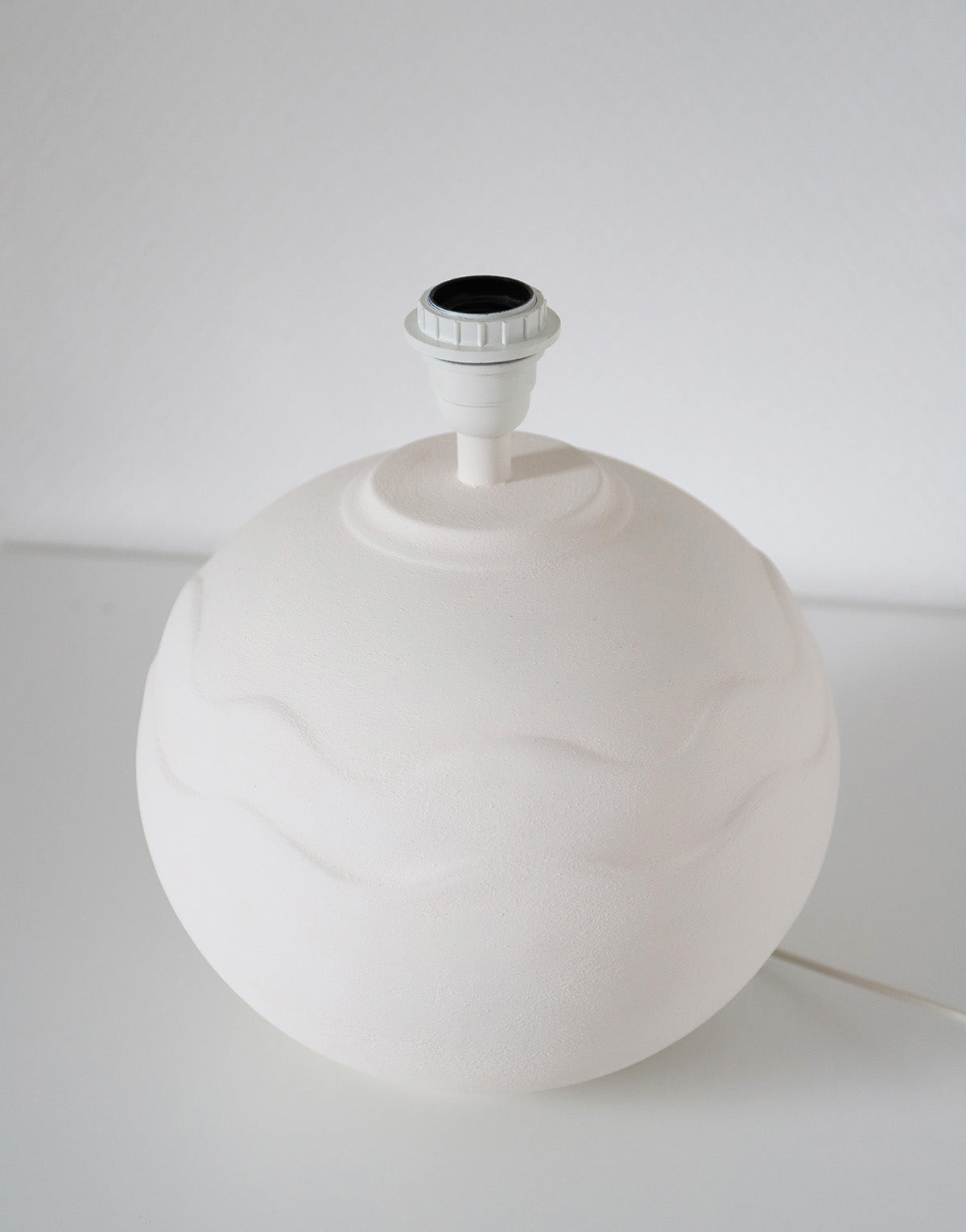 Lampe à Poser Vintage pied en céramique "Vague Rétro" abat-jour tissu vintage - Édition Limitée