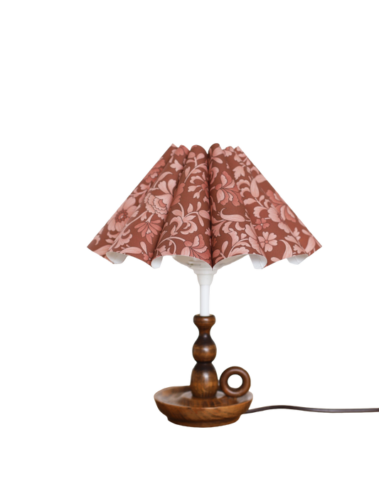 Lampe à poser, pied en bois tourné 1950 et abat-jour accordéon festonné