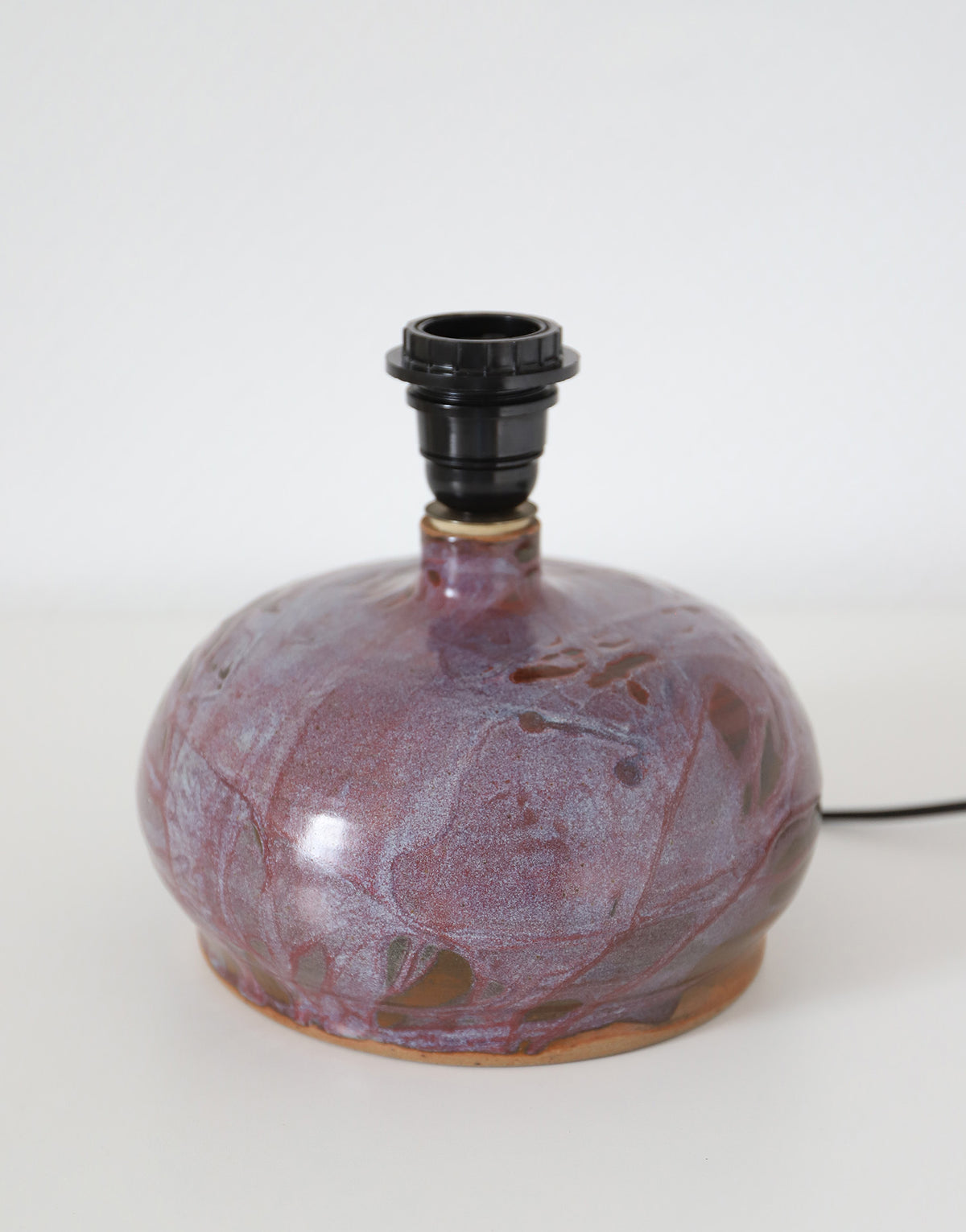 Lampe vintage recyclée — Céramique artisanale prune et abat-jour Fleurs anciennes