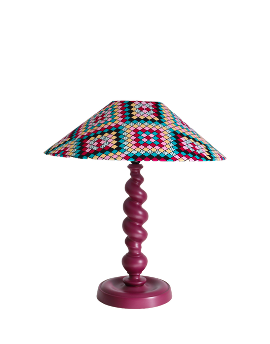 Lampe à poser, pied en bois tourné et abat-jour conique imprimé