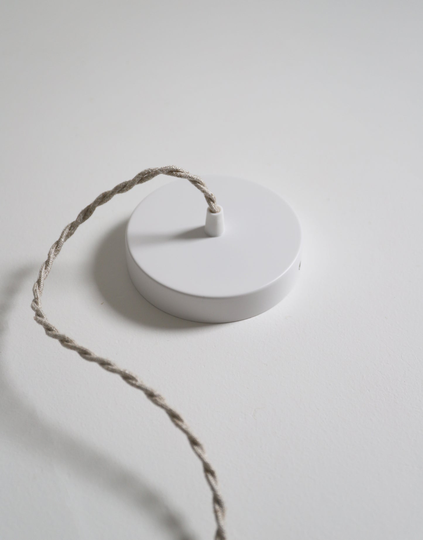 Suspension plissée Olga en toile de coton à grands carreaux beige & bijou noyer