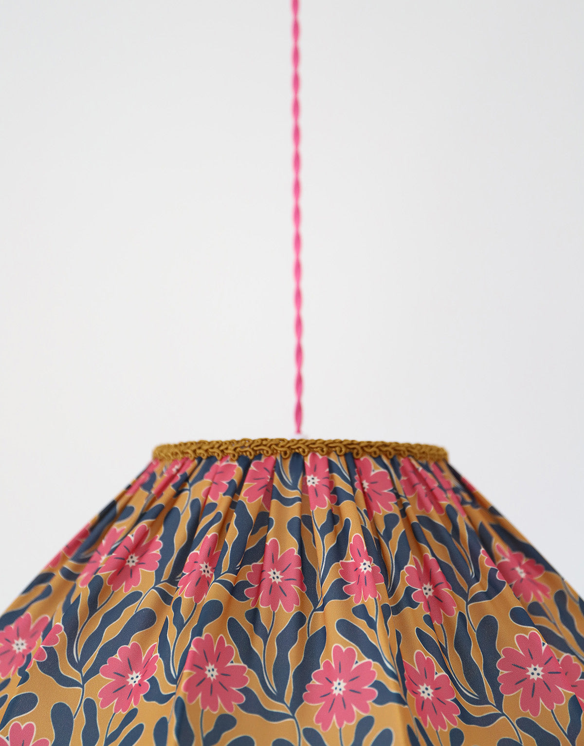 Suspension vintage Dôme bas arrondi, imprimée floral avec franges
