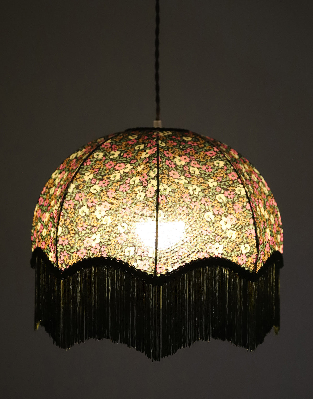 Suspension vintage recyclée à franges — création artisanale Hautlalampe