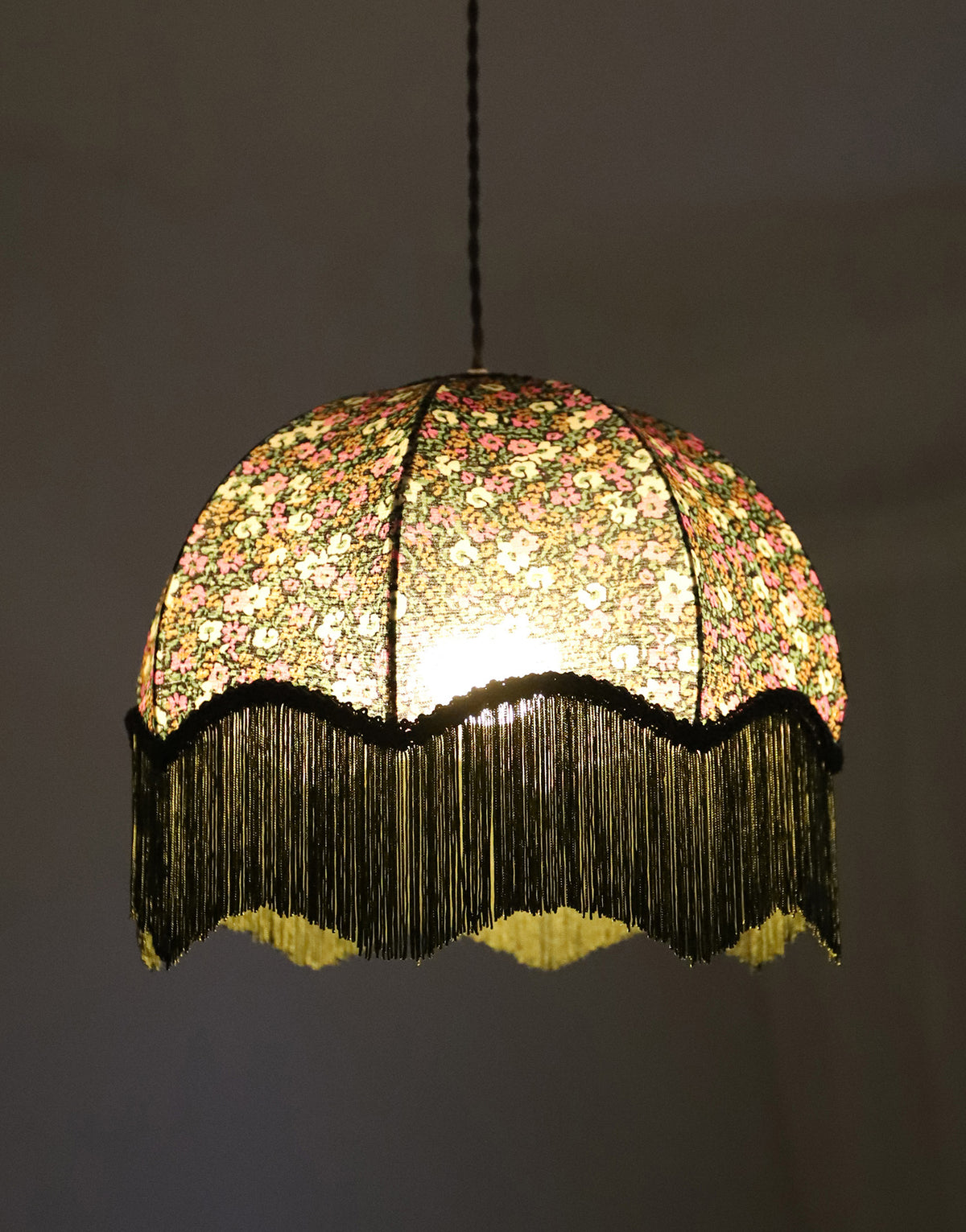 Suspension vintage recyclée à franges — création artisanale Hautlalampe