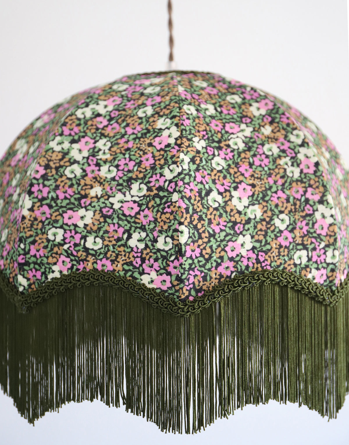 Suspension vintage recyclée à franges — création artisanale Hautlalampe