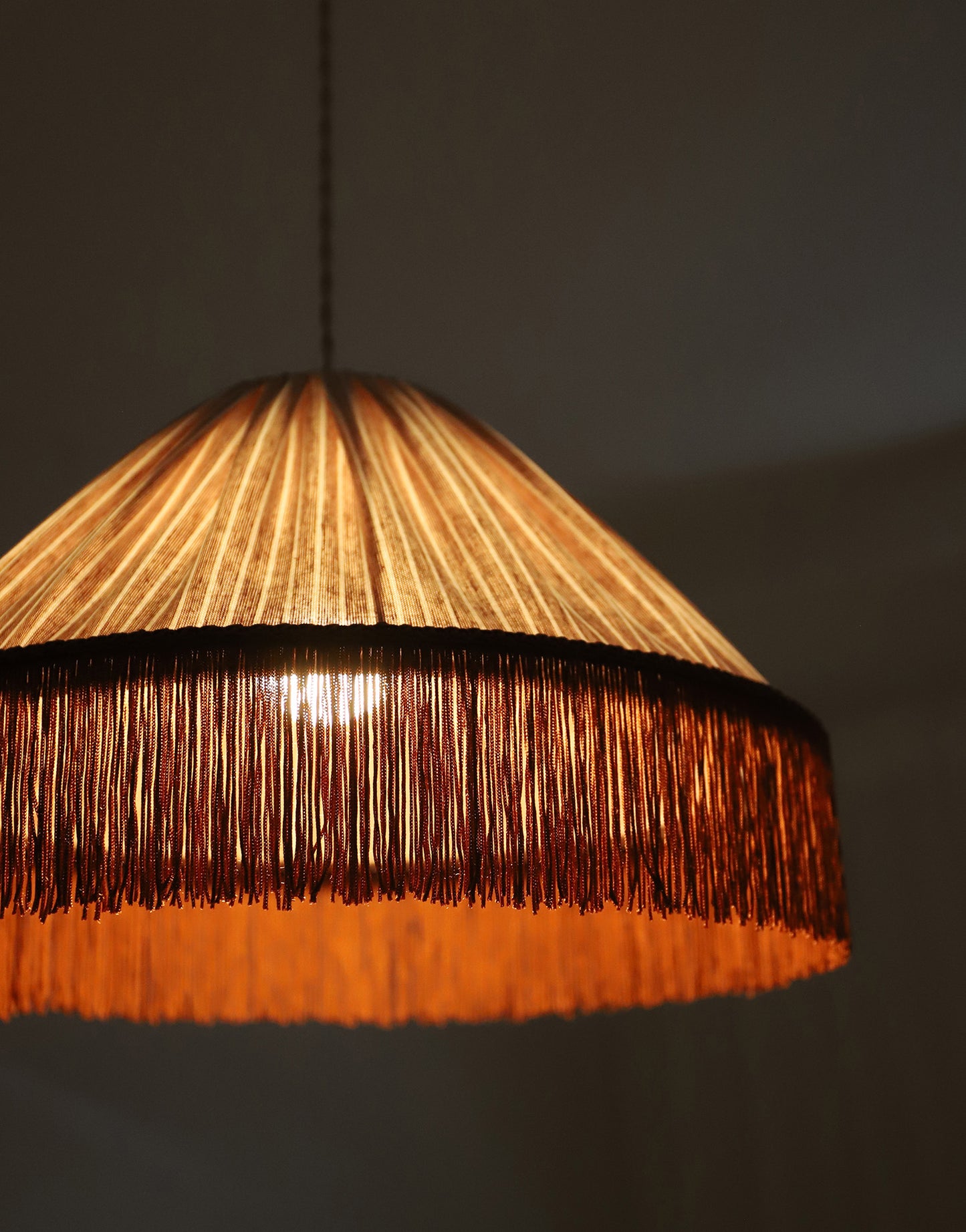 Suspension BELLA — Rayures Terra, franges bohème