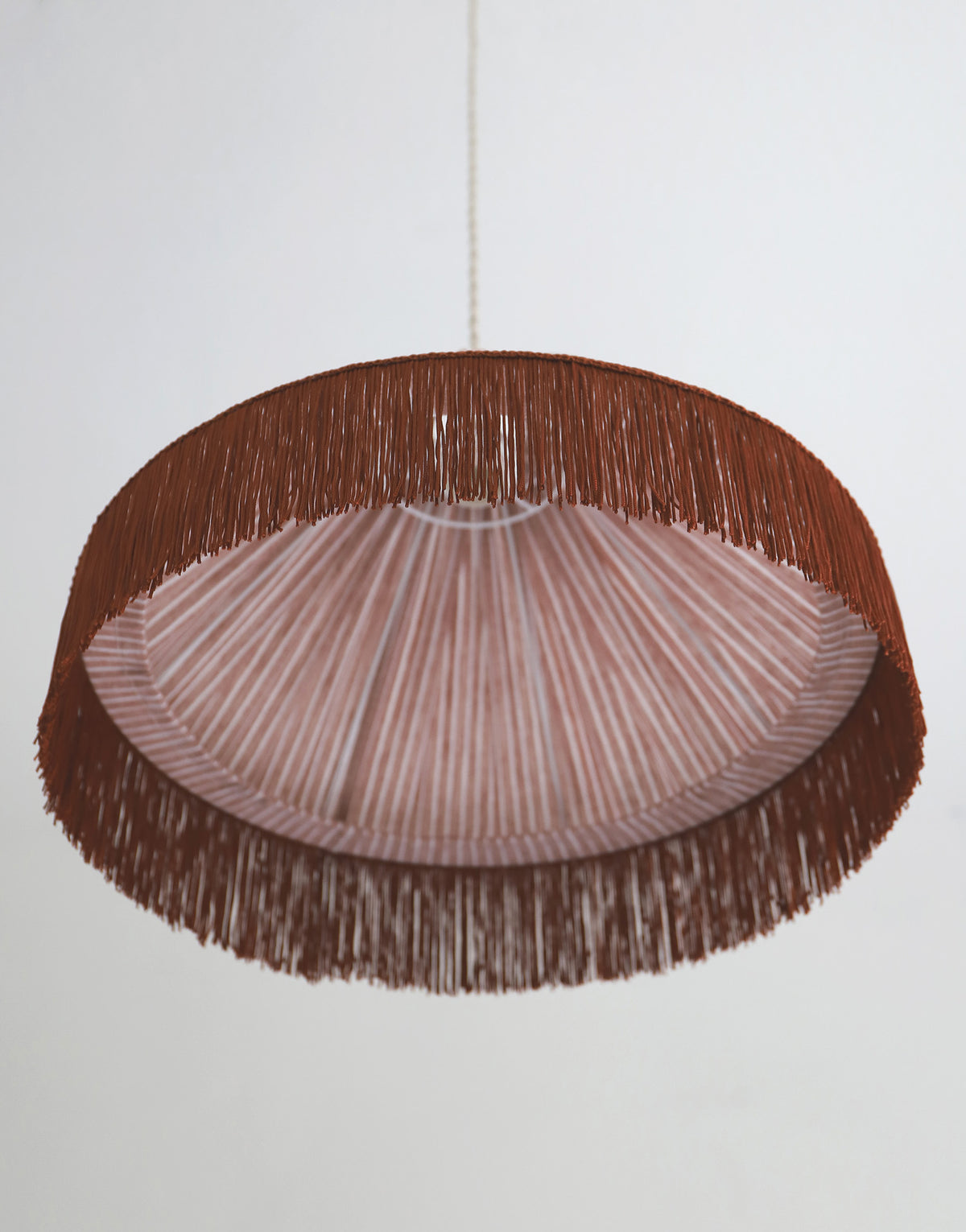 Suspension BELLA — Rayures Terra, franges bohème