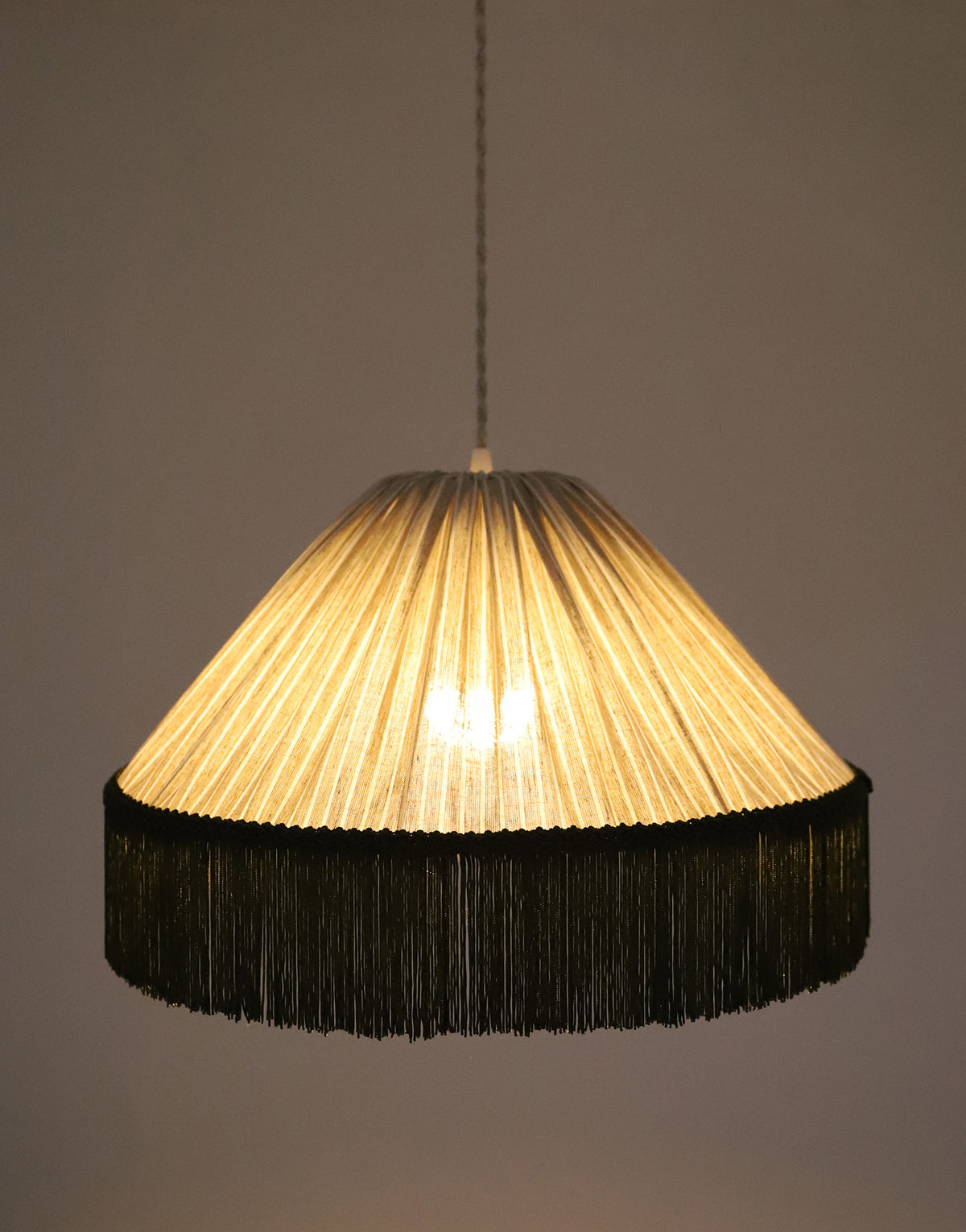 Suspension BELLA — Rayures Olive, franges bohème