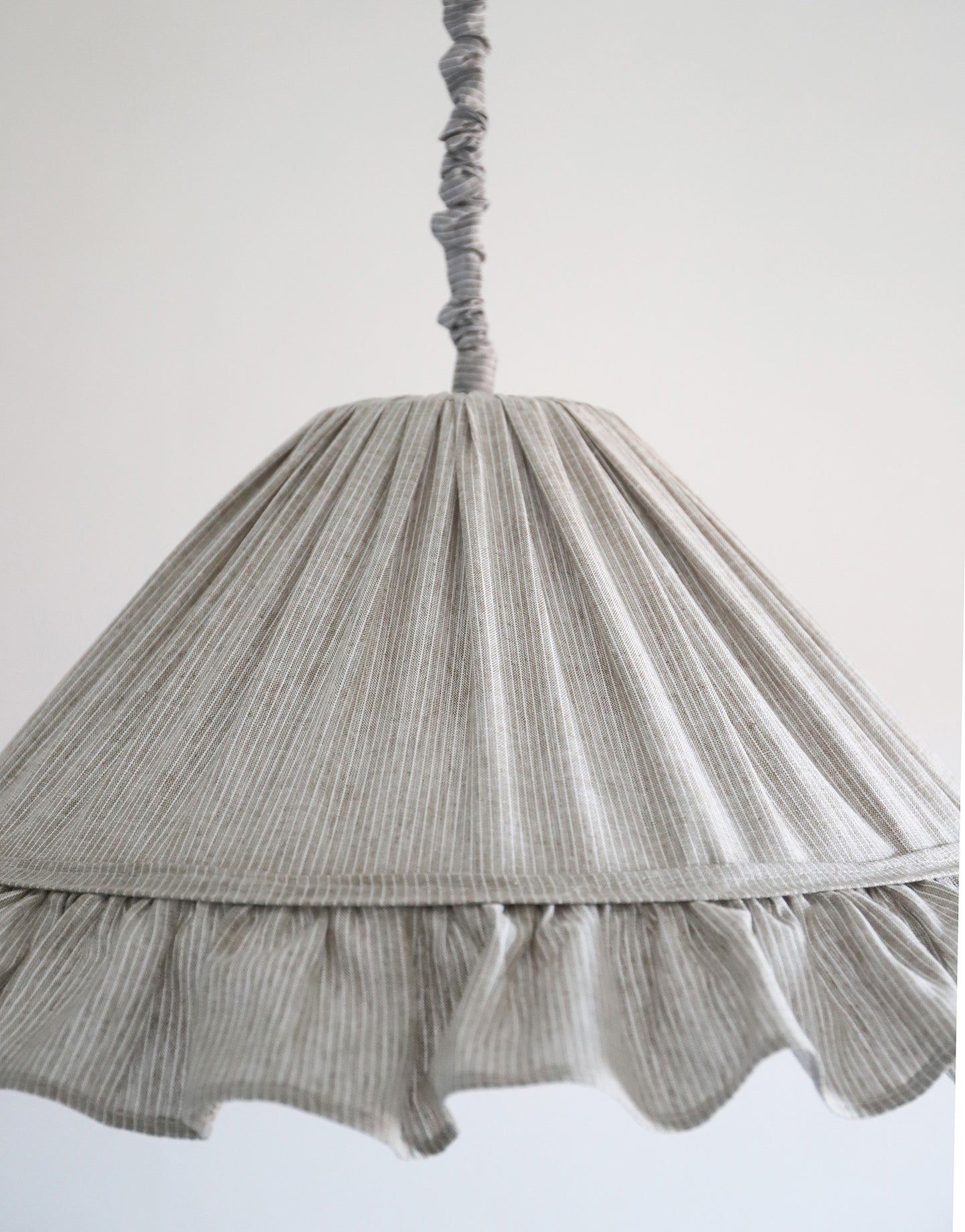 Suspension EMILIA — Fines Rayures Olive