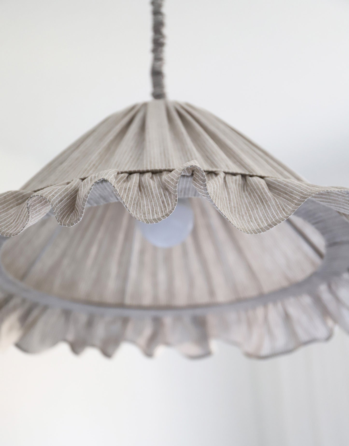 Suspension EMILIA — Fines Rayures Olive