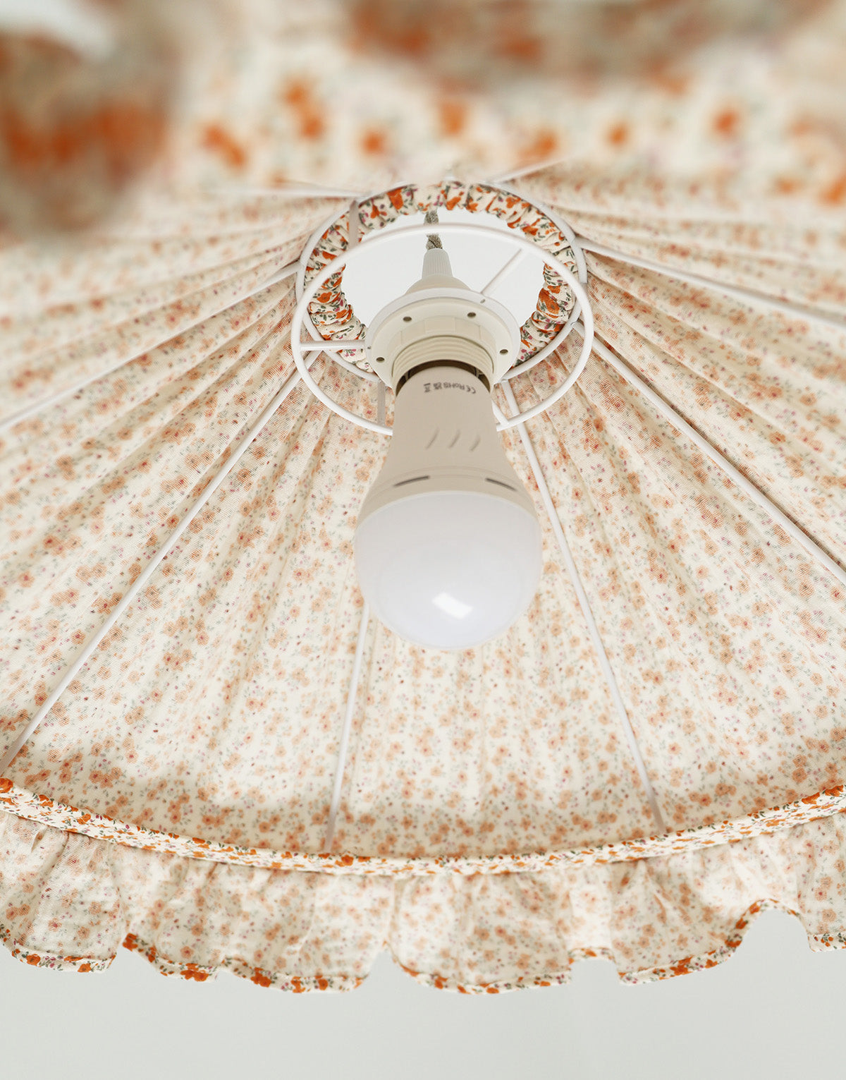 Suspension conique avec volant Emilia "fleurettes"