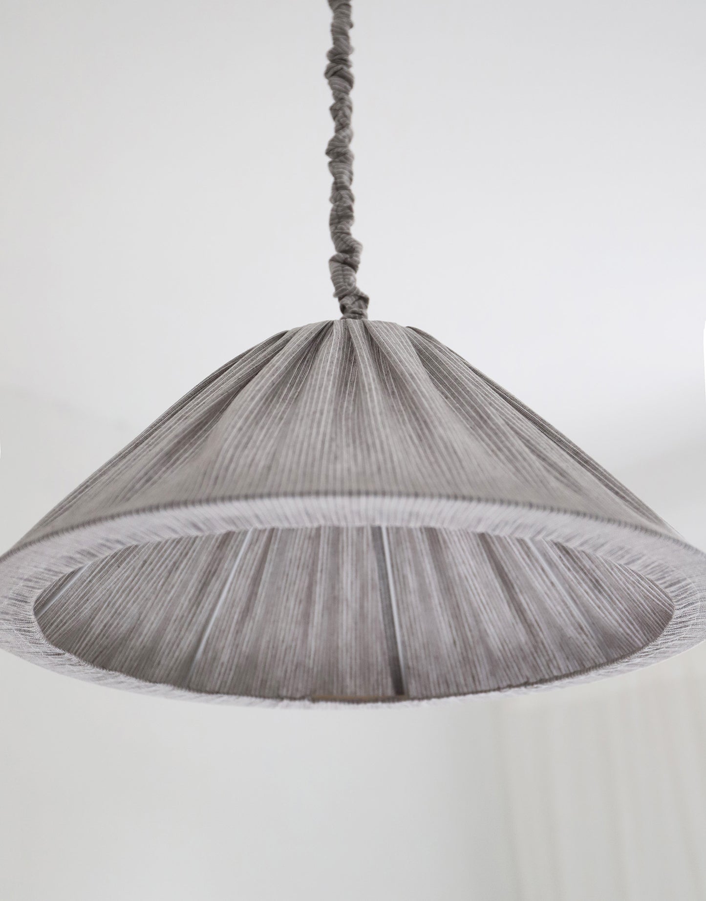 Suspension en lin et coton plissé "Malala" Fines rayures Classic Grey