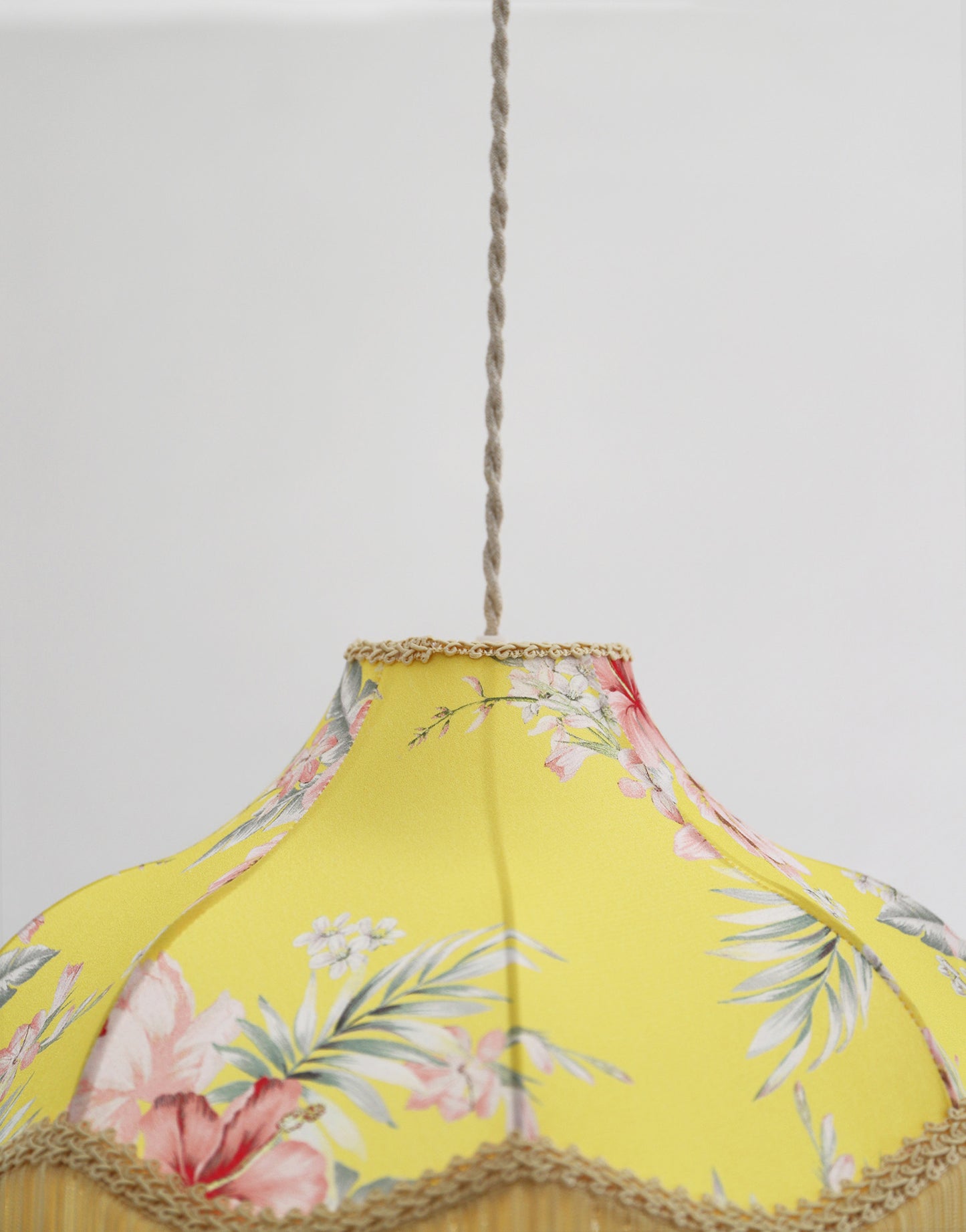 Suspension vintage florale imprimée avec franges