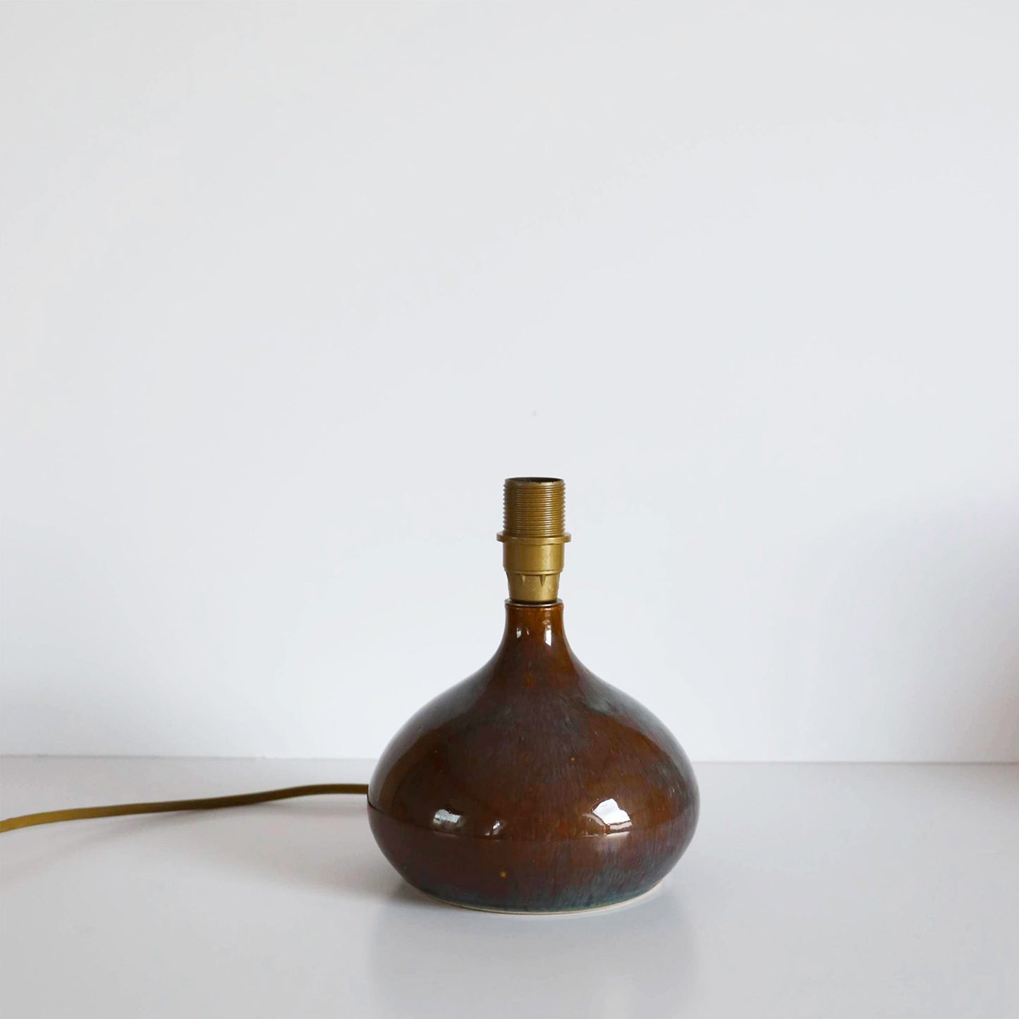 Lampe à poser vintage, pied en grès et abat-jour imprimé